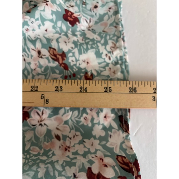 Unbranded Floral Tiered Sleeveless Top Green Burgundy Ruffle Neck Size M - Picture 6 of 7